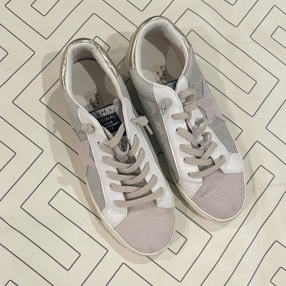 Vintage Havana Flair Sneakers - Picture 2 of 14